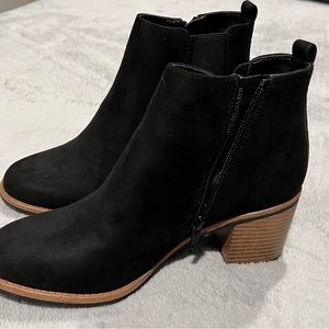 White Mountain Ladies Ankle Boots